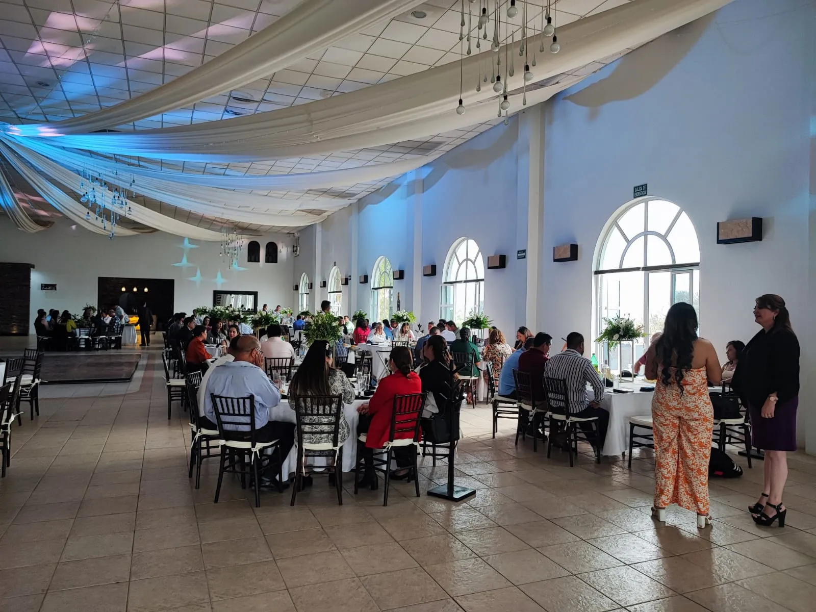 Celebración Aniversario empresarial — Serena Casa Productora (9)