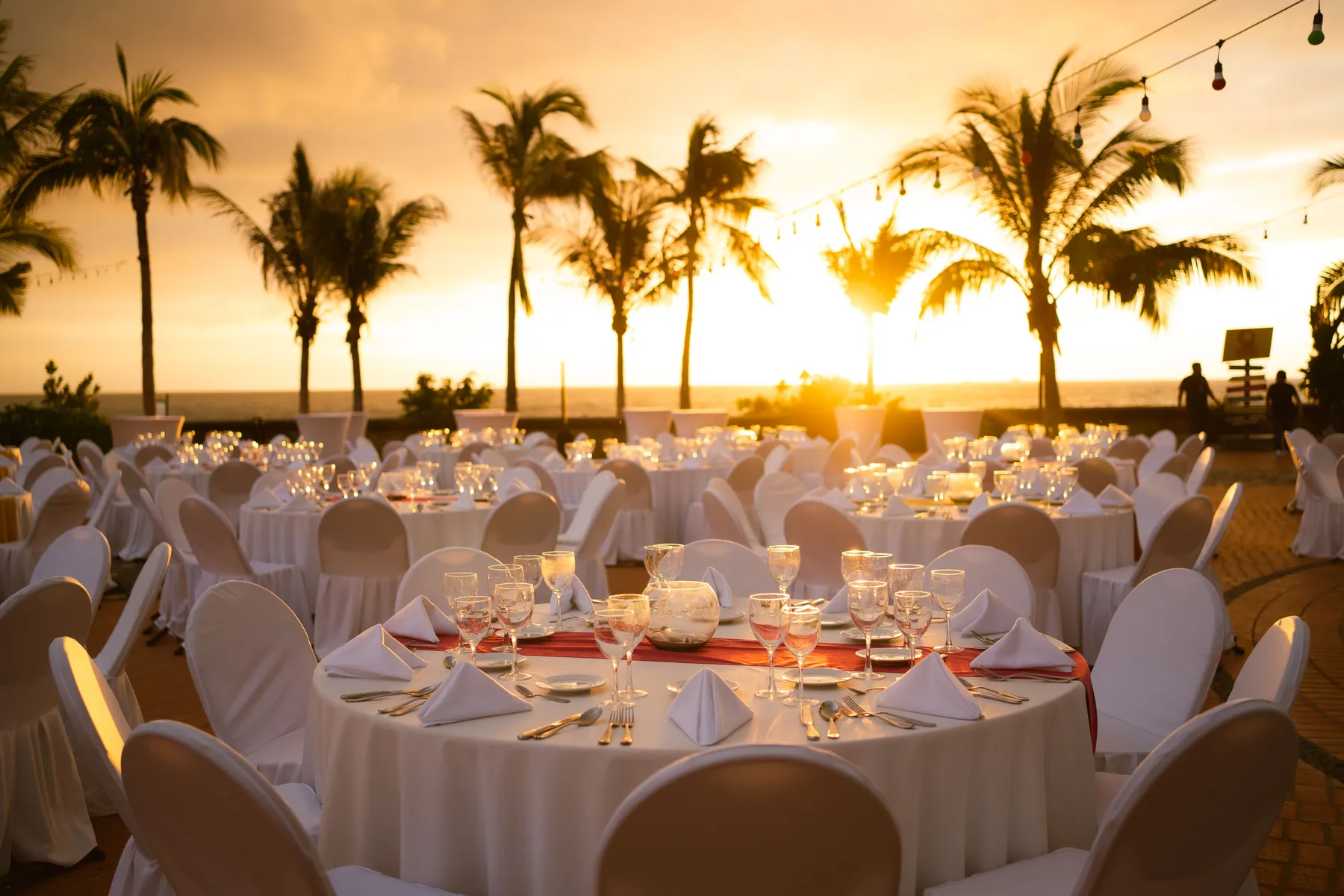 Cena empresarial en la playa — Serena Casa Productora (1)